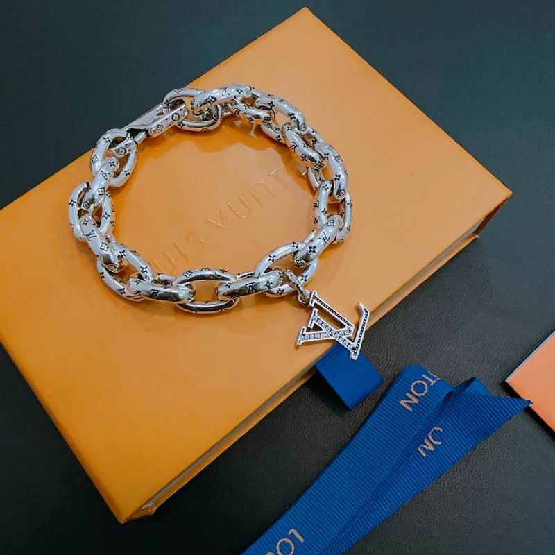 LV Bracelet 11yxx84
